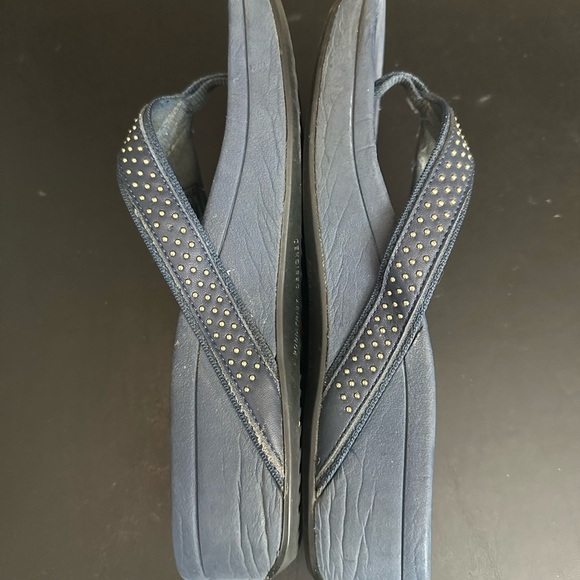 Vionic Blue Kehoe Platform Wedge Heel Gold Studded Flip Flops Women's size 9 - Picture 5 of 8